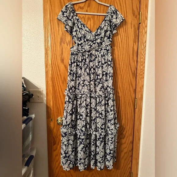 Aqua Tiered Cut-Out Floral Dress - NWT - Size L - Picture 3 of 13